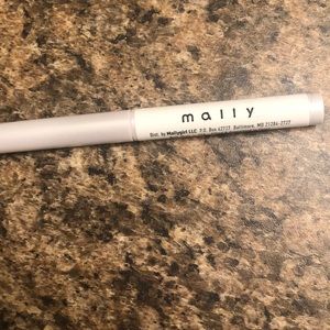 Nelly Lip Liner